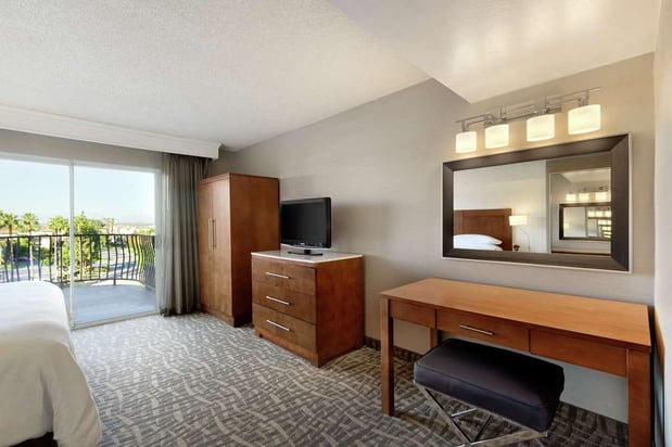 Images Embassy Suites by Hilton Santa Ana Orange County Airport
