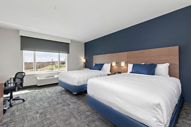 Images Holiday Inn Express Kansas City North – Parkville, an IHG Hotel
