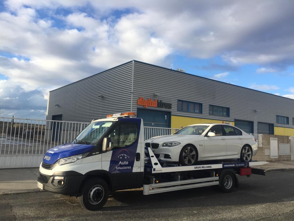 Images Grúas Bellamiel