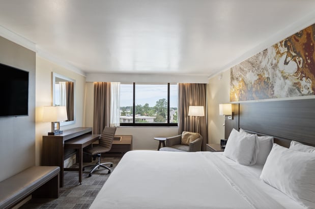 Images Crowne Plaza Executive Center Baton Rouge by IHG