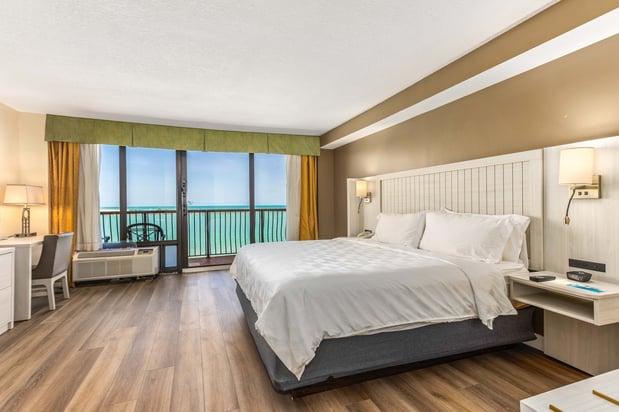 Images Holiday Inn & Suites Clearwater Beach by IHG