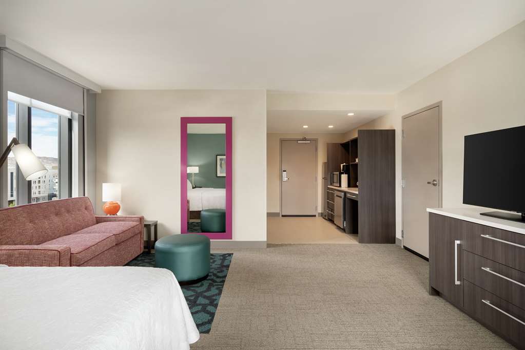 Guest room Home2 Suites by Hilton Woodland Hills Los Angeles Los Angeles (818)610-1250
