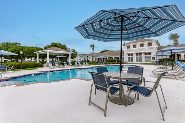 Images Chateau Des Lions Apartment Homes