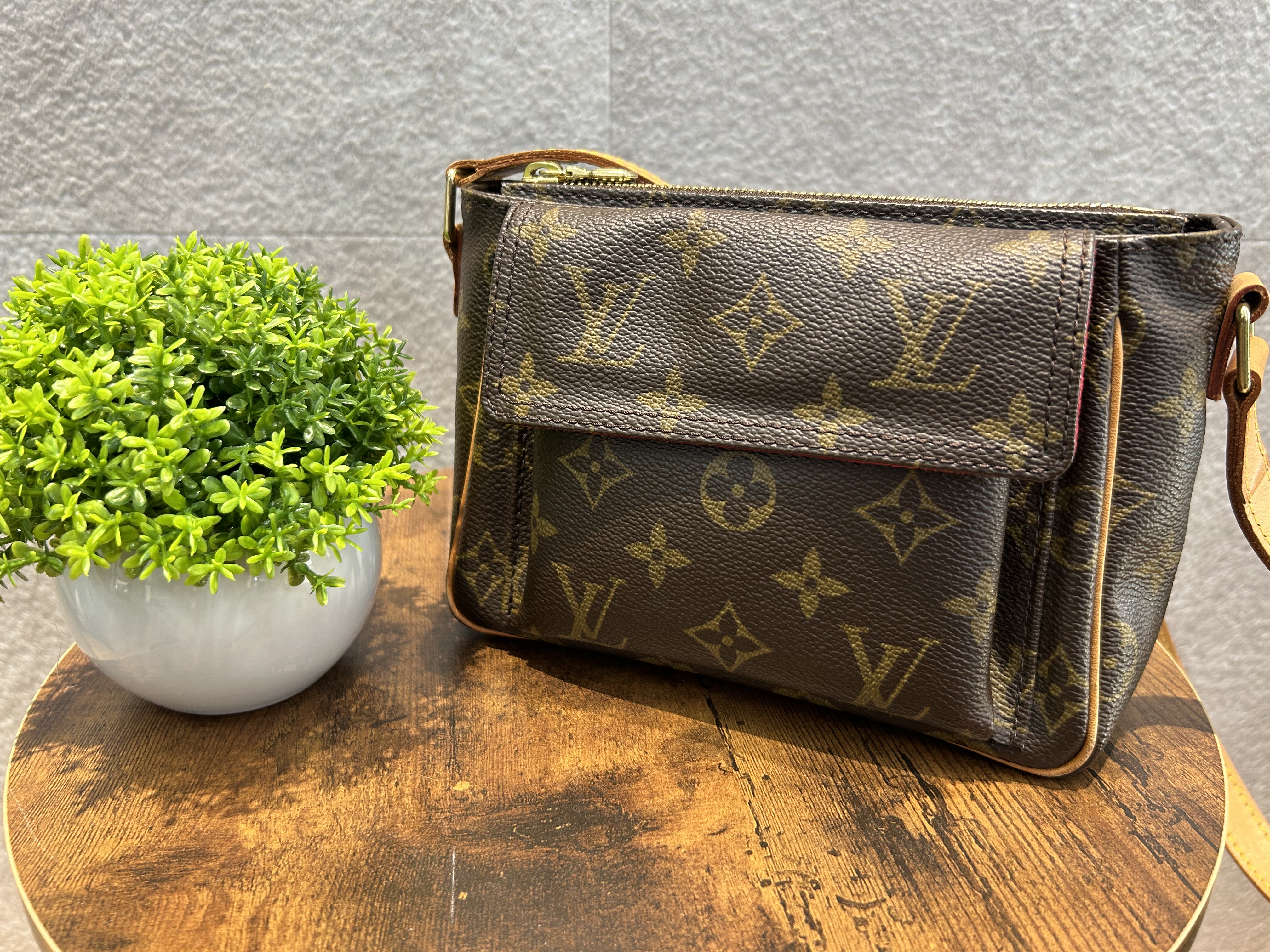 Images KOMEHYO（コメ兵）買取センター東岡崎