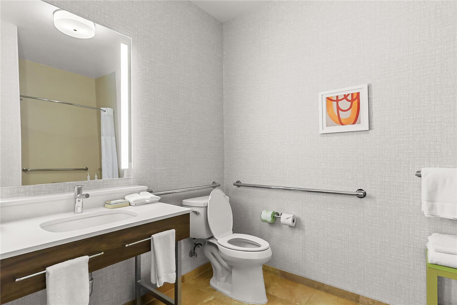 Guest room bath