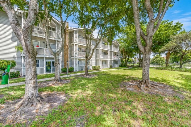 Images Meridian at Lantana