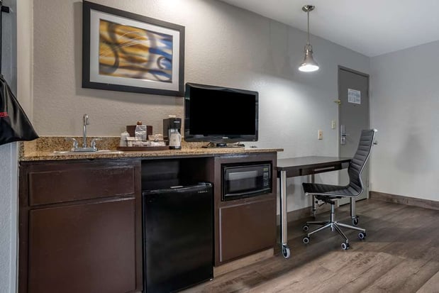 Images Best Western Carlton Suites