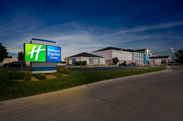 Images Holiday Inn Express & Suites Council Bluffs - Conv Ctr Area by IHG