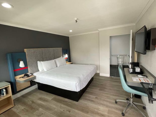 Images The Midtowner Hotel, SureStay Collection by Best Western