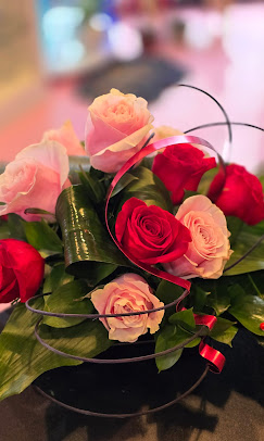 RosAmungThorns Flowers & Gifts Image