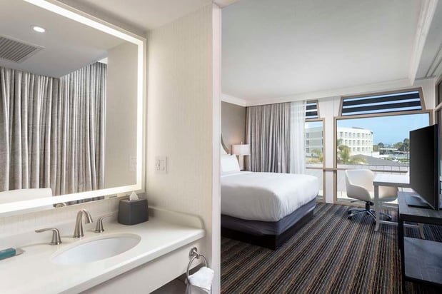 Images DoubleTree by Hilton San Diego Bayside