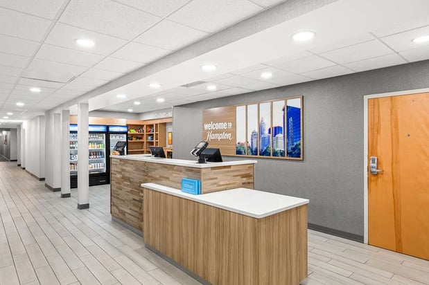 Images Hampton Inn & Suites Charlotte-Airport