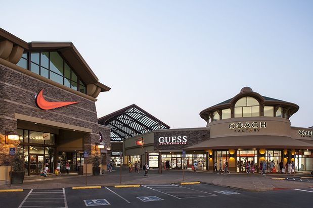 Images Woodburn Premium Outlets