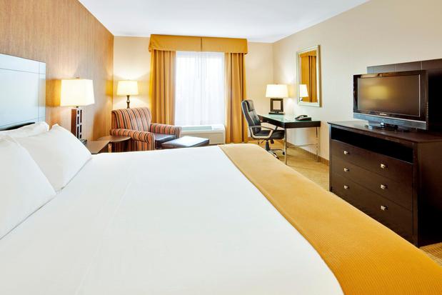 Images Holiday Inn Express & Suites Lebanon, an IHG Hotel