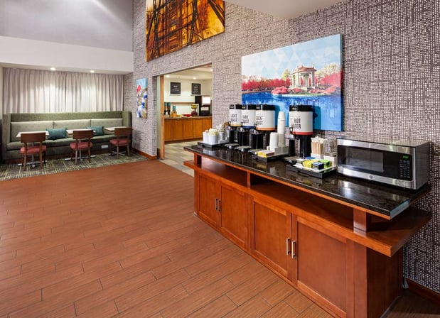 Images Hampton Inn & Suites St. Louis at Forest Park