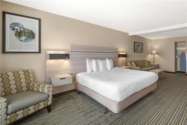 Images Best Western Plus Twin View Inn & Suites