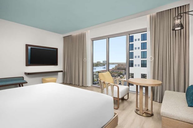 Images The Hiatus Clearwater Beach, Curio Collection by Hilton