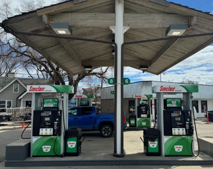 Sinclair Gas Station Image