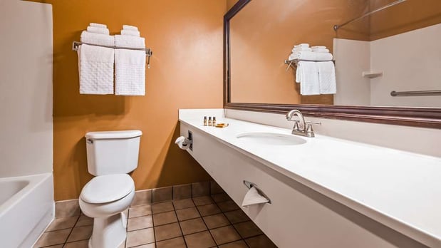 Images Best Western Plus Brandywine Inn & Suites