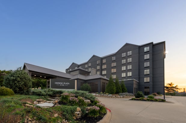 Images Crowne Plaza Nashville Airport by IHG