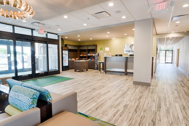 Images Holiday Inn Knoxville N - Merchant Drive by IHG