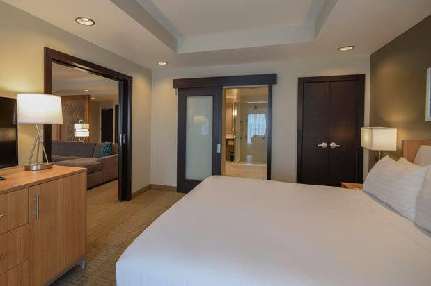 Images Holiday Inn Cincinnati N - West Chester by IHG