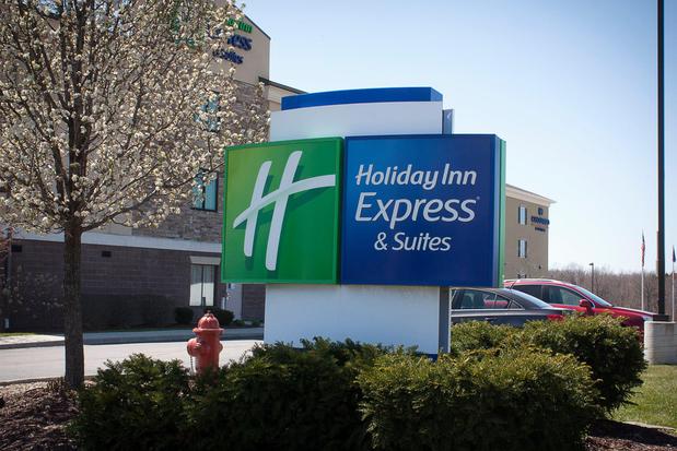 Images Holiday Inn Express & Suites Youngstown West - Austintown, an IHG Hotel