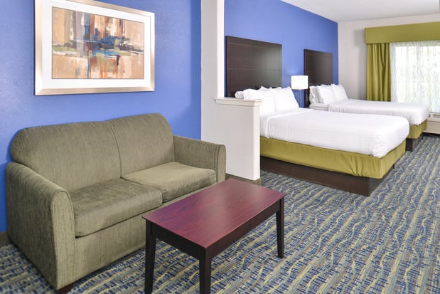 Images Holiday Inn Express & Suites San Antonio South by IHG