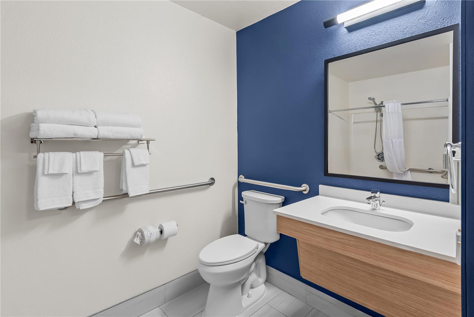 Guest room bath 