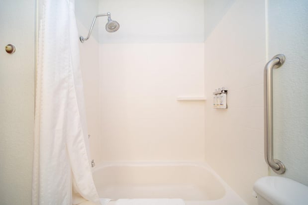 Images Holiday Inn Express & Suites Bedford by IHG