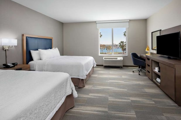 Images Hampton Inn & Suites San Diego Airport Liberty Station