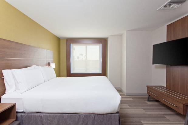 Images Holiday Inn Express & Suites Pasadena - Los Angeles by IHG