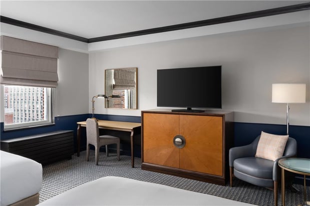 Images Hilton Orrington/Evanston