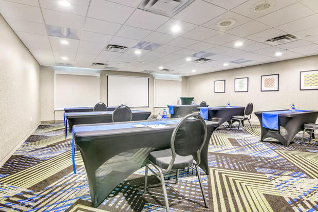 Images Holiday Inn Express & Suites Longview North by IHG