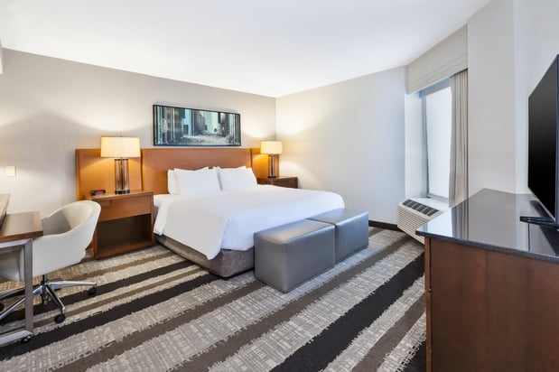 Images Crowne Plaza Dulles Airport by IHG