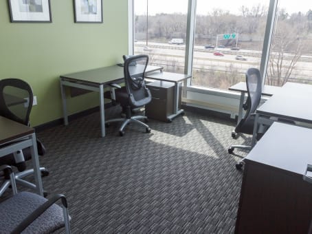 Regus - Minnesota, Minneapolis - Roseville - Bonestroo Photo