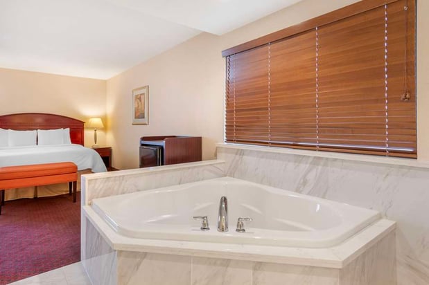 Images Best Western Plus West Covina Inn