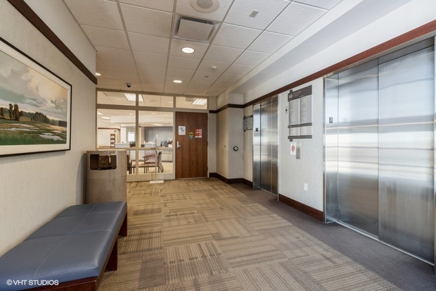 Images The Iowa Clinic Orthopaedic Department - West Des Moines Campus