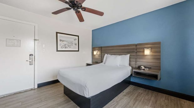 Images SureStay by Best Western Virginia Beach Royal Clipper