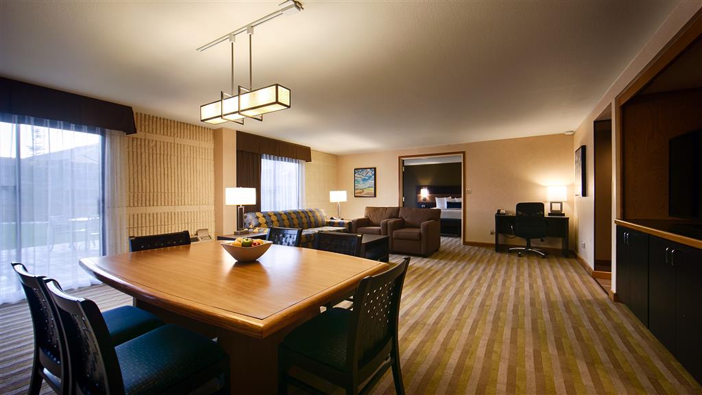 King Suite Dining