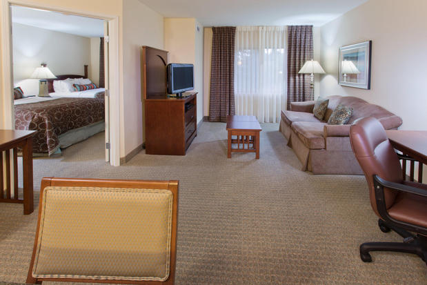 Images Staybridge Suites Everett - Paine Field, an IHG Hotel