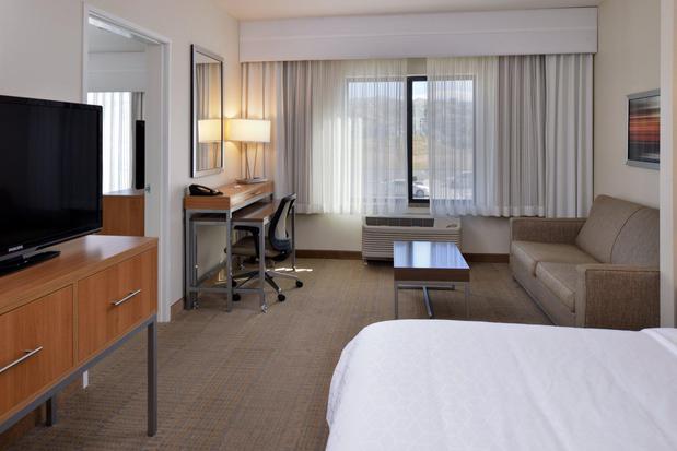 Images Holiday Inn Express & Suites Pocatello by IHG