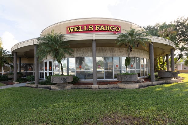 Images Wells Fargo Bank