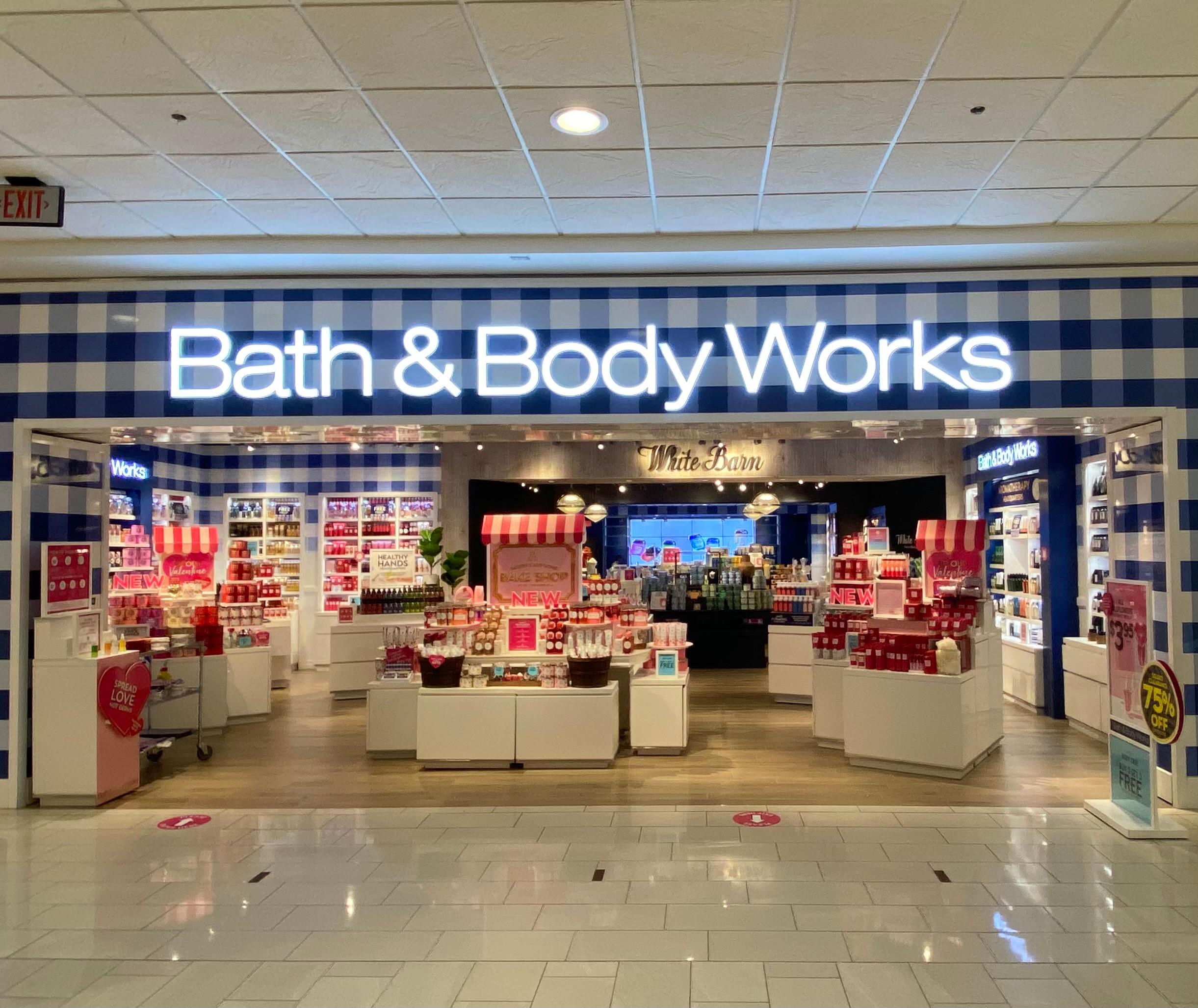 Cape Cod Mall, Hyannis Massachusetts ()