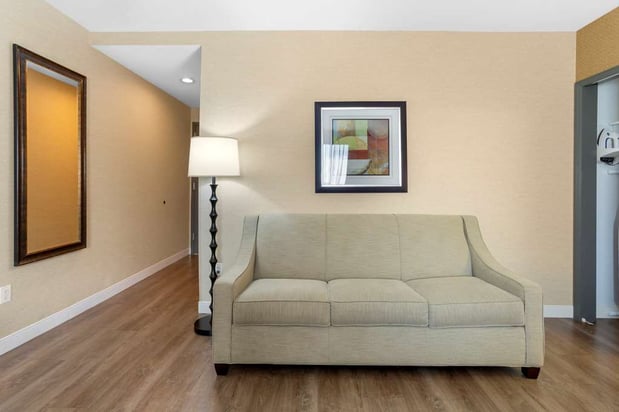 Images Best Western Plus Plaza Hotel