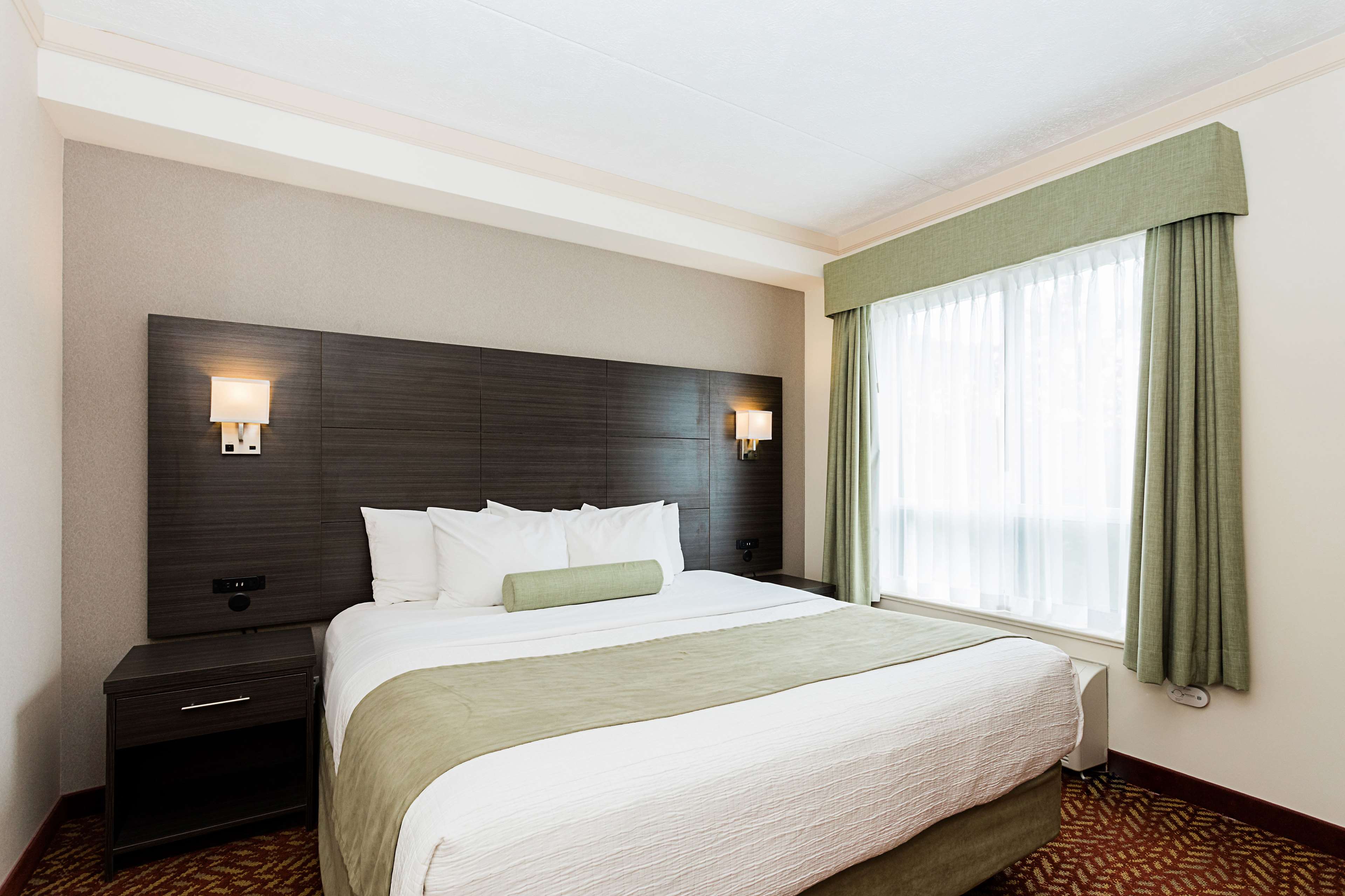 Room TypeEXEC Best Western Inn On The Bay Owen Sound (519)371-9200