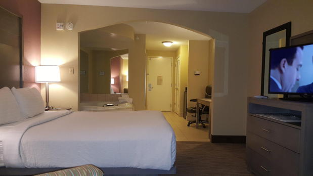 Images Holiday Inn Santee, an IHG Hotel