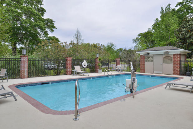 Images Holiday Inn Express & Suites Lafayette by IHG