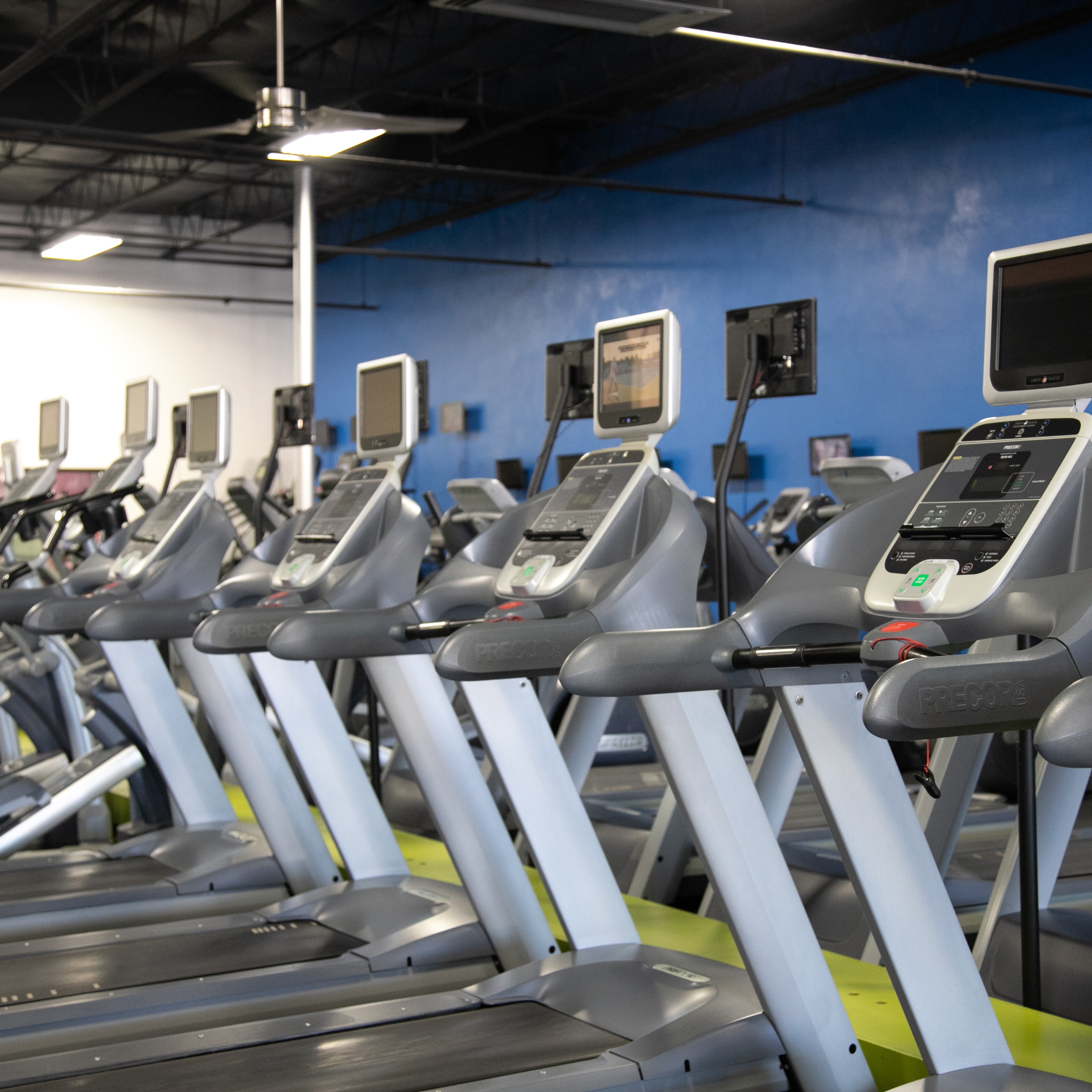 10GYM Edmond is your affordable fitness center in Edmond, OK. Open 24/7 with top equipment, group fitness, tanning, hydromassage, and personal training.