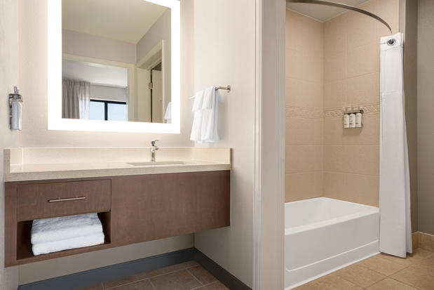 Images Staybridge Suites Oklahoma City-Quail Springs by IHG